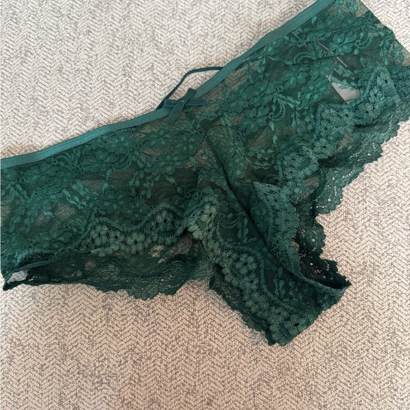 Victoria’s Secret Very Sexy Racerback Push-up Bra and matching panties - Picture 5 of 8